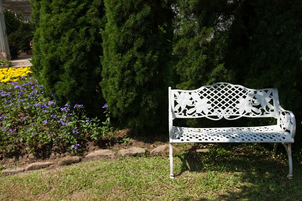 Ławeczka metalowa do ogrodu